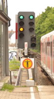 Sv-Signal 116 Holstenstraße mit geringerem vertikalen Laternenabstand